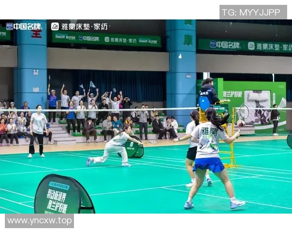 激烈角逐！顶尖选手泳池大比拼，决战瞬间精彩纷呈，谁将摘得桂冠？